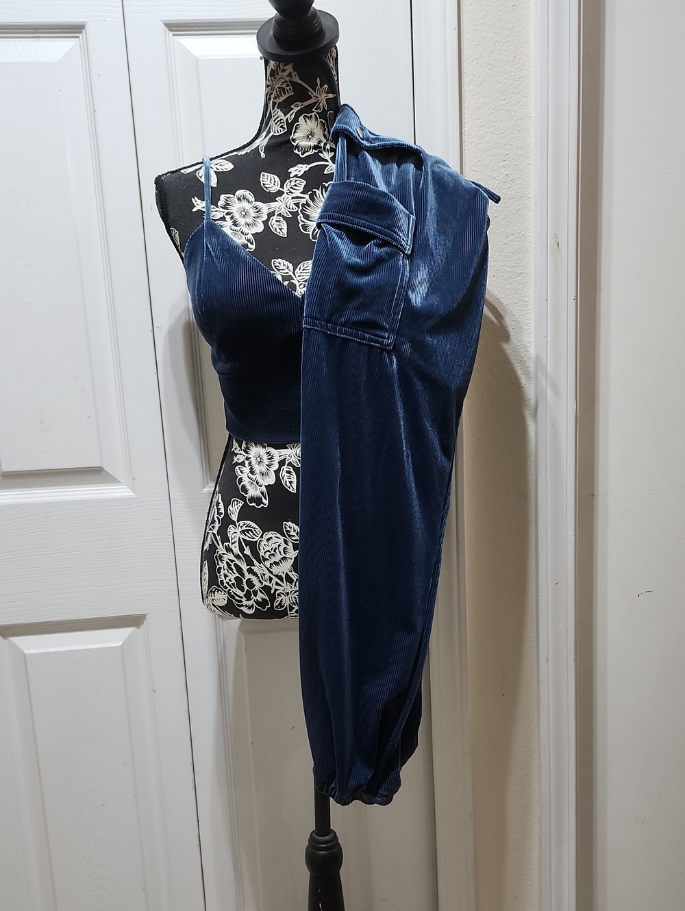 Windsor So Luxe Blue Velvet Joggers And Tank Set M